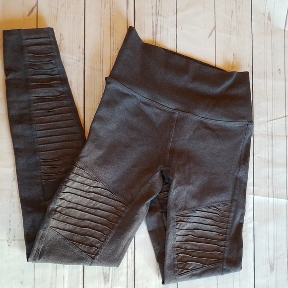 Alo Yoga High-Waist Moto Legging Gray Size Medium M athleisure - Picture 2 of 7